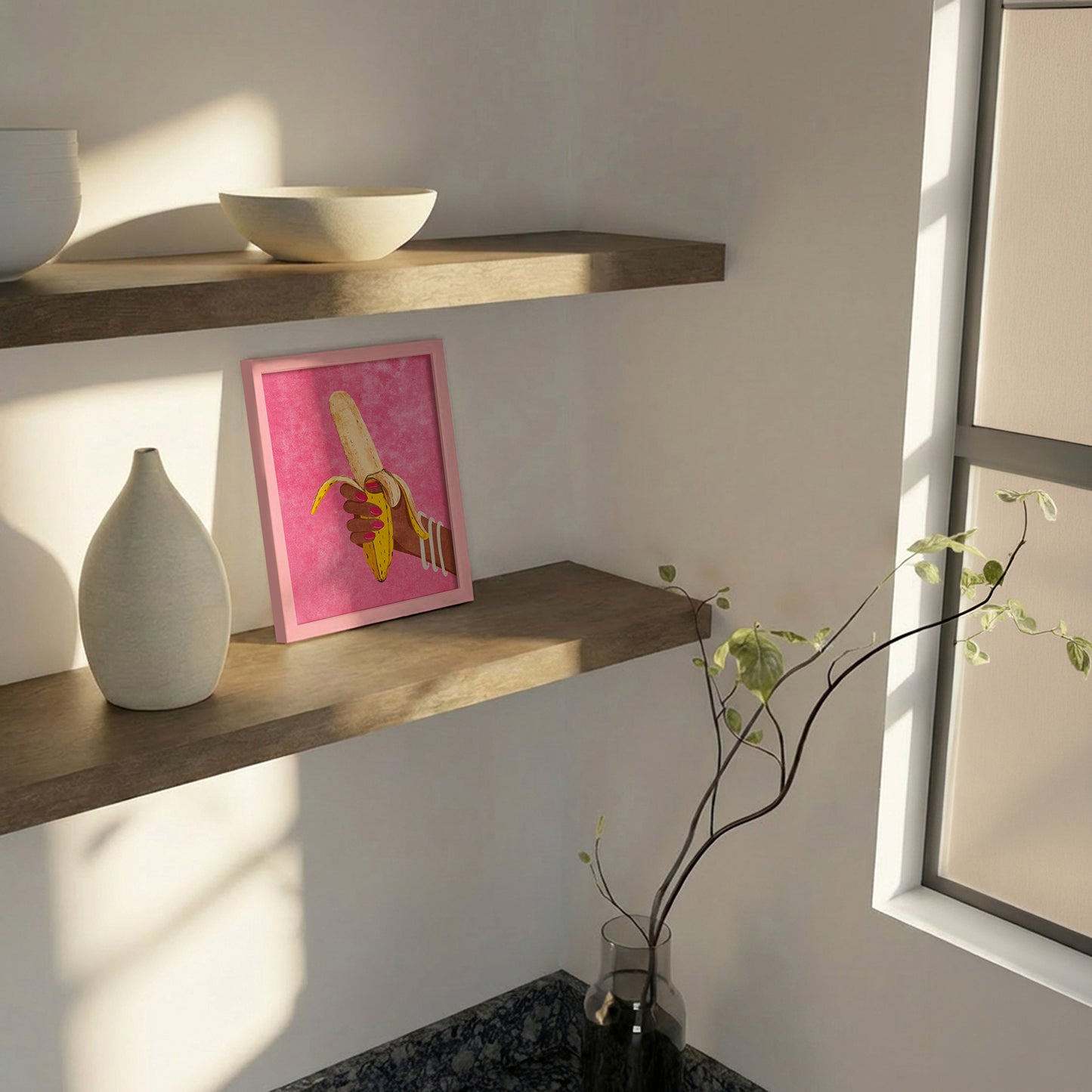 Indrammet kunsttryk - Banana in Hand - Raissa Oltmanns